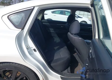 2017 Nissan Altima 2.5 Sr z USA, uszkodzony, nr VIN 1N4AL3AP9HC470083